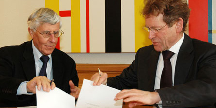 Peter von Matt und der damalige ETH-Rektor Konrad Osterwalder
